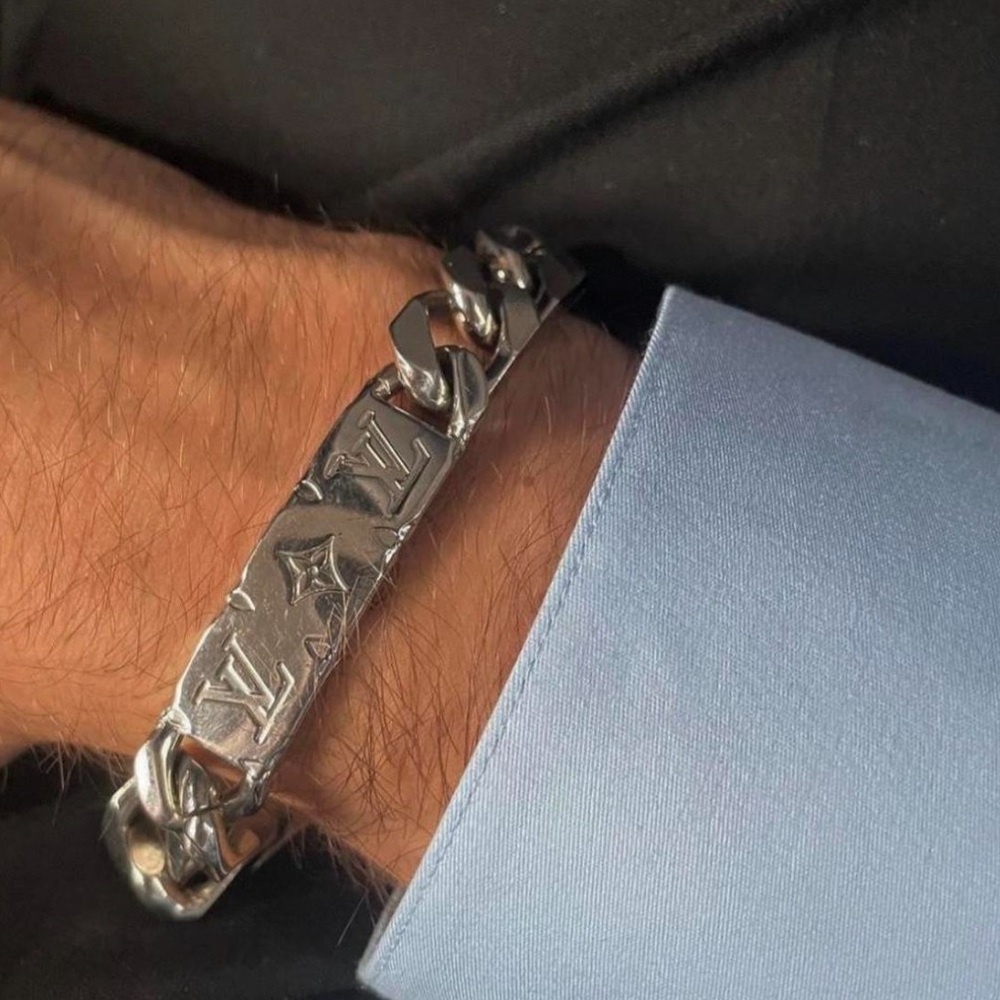 Authentic and luxurious mens Louis Vuitton Fashion jewelry